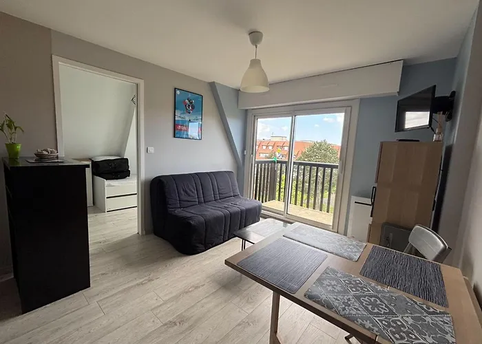 500 M From The * 滨海维莱